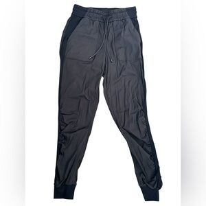 Lululemon dance studio joggers sz 6 Black
A249